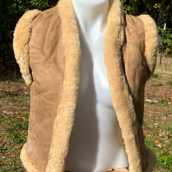 Norm Thompson Jackets & Blazers - Norm Thompson Sheep skin fleece vest vintage Oregon small